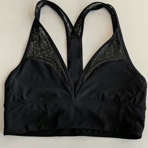 Lululemon black sports bra size 6 with mesh